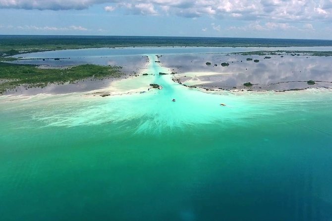 1 Day Tour to Bacalar, Cenotes and 7 color Lagoon with lunch from Cancun - Lunch in Bacalar: what you get and how to handle drinks