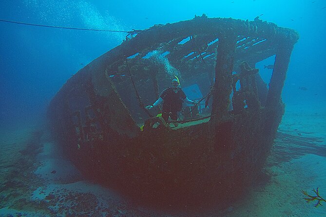 2 Tanks Scuba Diving Wreck and Reef in Cancun for Certified Divers - Shipwreck C-58 or C-55: the first underwater stop