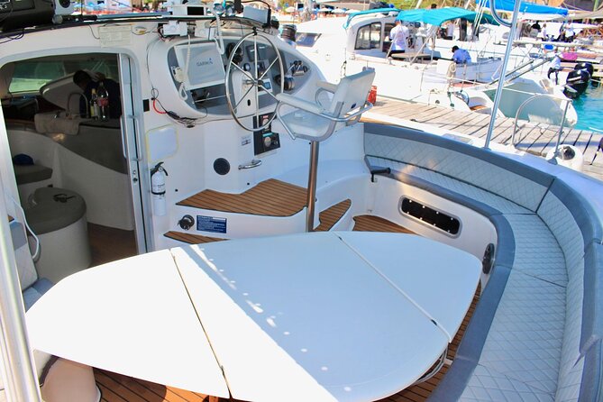 4hrs / 46ft Catamaran Private Charter From Cancun to Isla Mujeres - Crew, Music, and Family-Friendly Safety