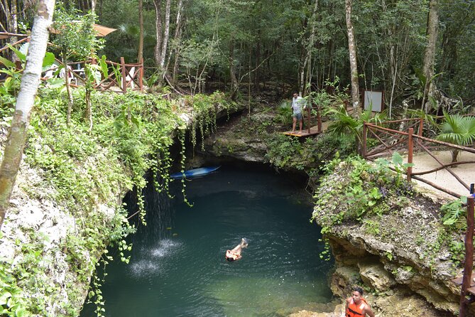 Amazing adventure in 3 cenotes with transportation - Mayan snack and tequila tasting for adults: cultural bonus or sales pressure?
