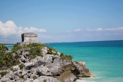 Amazing tour to Tulum, Coba, Cenote & Playa del Carmen - Tulum Archaeological Site: ruins with a sea view and real guided context