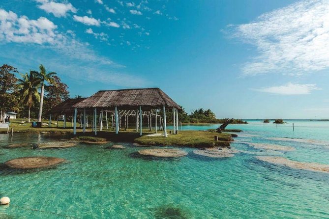 Bacalar Lagoon All Inclusive with Transportation Breakfast and Lunch - Sujuy-Ha kayak hour: the hands-on part of the lagoon day