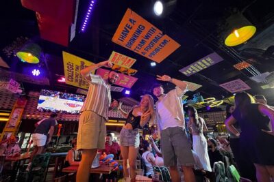 Bar Crawl Madness Tour in Cancun - The $99 value story: open bar plus admission