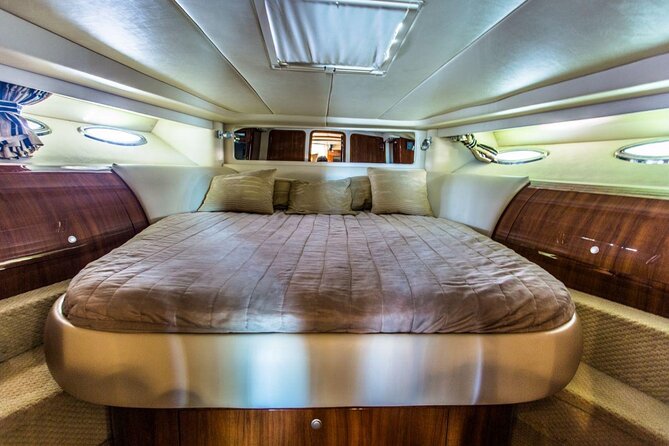 Beautiful SUNDANCER 60ft Private yacht / 18PAX 25P15 - Isla Mujeres vs. Cancun Bay: How to Choose the Right Water Time