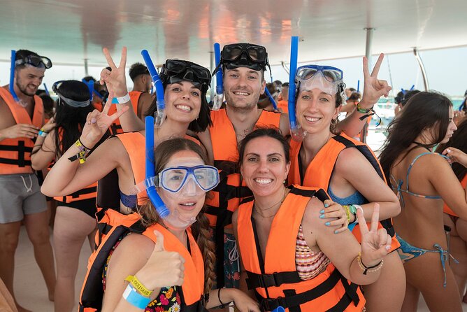 Best Catamaran Isla Mujeres tour with Open bar, lunch, snorkel - The open-bar return sailing: the easiest way to end a day on the water