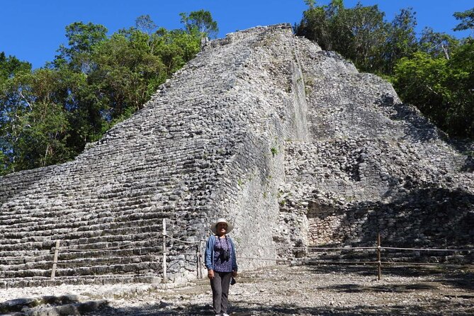 Birds of the Mayan World 3 - Food, coffee, and the value of not hunting for lunch