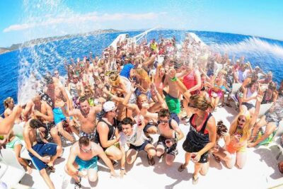 Cancun Adults Only Party Cruise to Isla Mujeres with Open Bar - Getting to Playa Langosta: Meeting Point Without the Hotel Pickup
