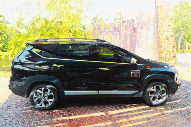Cancun Airport: Private Transfers From/To Puerto Morelos - The Arrival Experience: From the Sign to the Air-Conditioned Ride