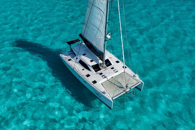Cancún Catamaran to Isla Mujeres + Snorkel, Open Bar & Lunch - Beaches on Isla Mujeres: Playa Norte vs Playa Centro