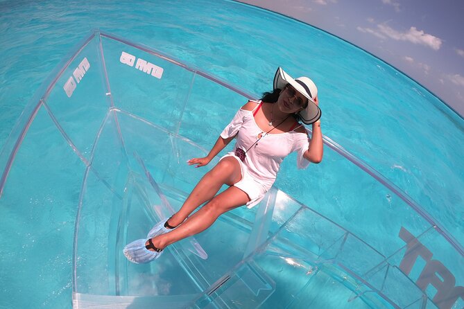 Cancún Clear Boat 90 minutes tour perfect for photos and families - Group size and the family-friendliness factor