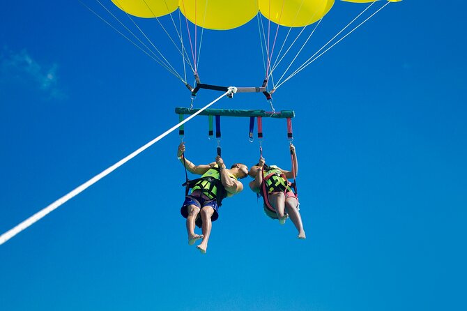 Cancun Combo Adventure: 4-Reef Stop Snorkeling and Parasail Ride - Gear, towels, lockers, and comfort you’ll feel after