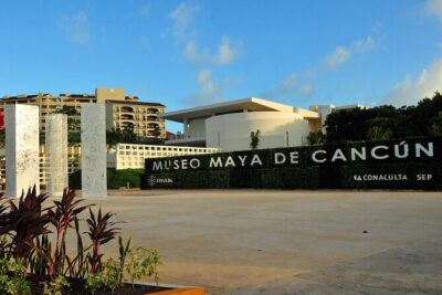 Cancun Guided Sightseeing, Shopping and Tasting Tour - Letras Cancun El Mirador: where the day starts with big sea views