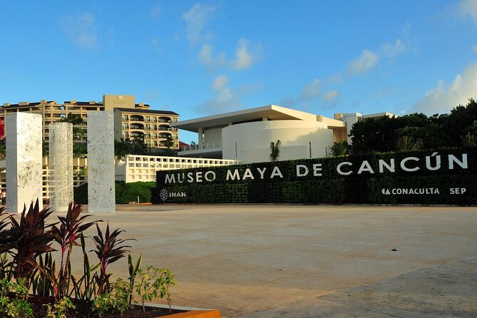 Cancun Guided Sightseeing, Shopping and Tasting Tour - Letras Cancun El Mirador: where the day starts with big sea views