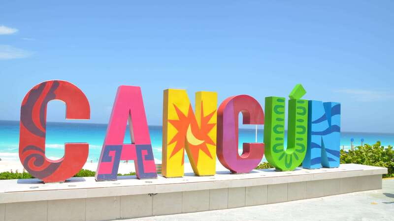 Cancun: Hop-On-Hop-Off Sightseeing Bus Tour - Hotel Zone Circuit: Beaches, Plazas, and the Cancun Sign Stop