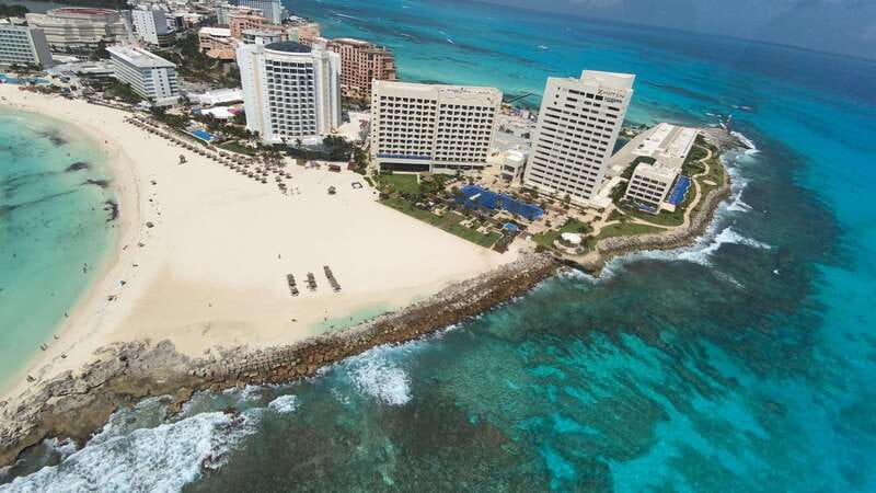 Cancun Hotel Zone: Panoramic Flight - The Flight Plan Over Cancún: Hotel Zone, Beaches, and the Lagoon