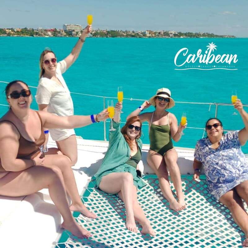 Cancun: Isla Mujeres Catamaran + Coco Bongo Show - Zaza Beach Club Lunch and Open Bar: The Midday Fuel