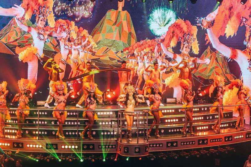 Cancun: Isla Mujeres Catamaran + Coco Bongo Show - Coco Bongo Show & Disco: Included Entry With 5 Drinks (And a Timing Headache to Avoid)