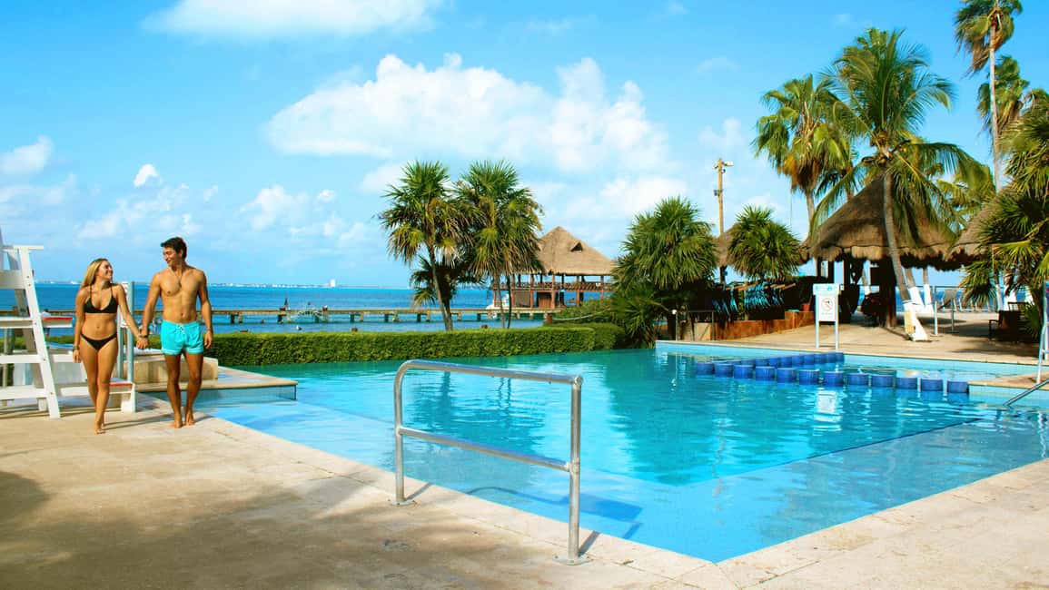 Cancun: Isla Mujeres Catamaran with buffet lunch & open bar - Who This Tour Fits Best