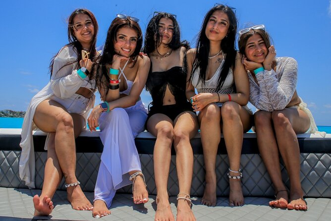 Cancun Private Catamaran to Isla Mujeres with Buffet & Open Bar - Playa Centro and the Private Beach Club Lunch