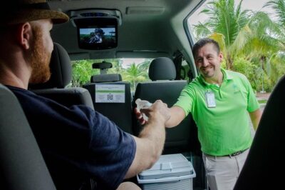 Cancun Private Round trip Airport Transfer - Meet-and-Greet Reality: Signs, Arrivals Lounge, and Staying Unstuck