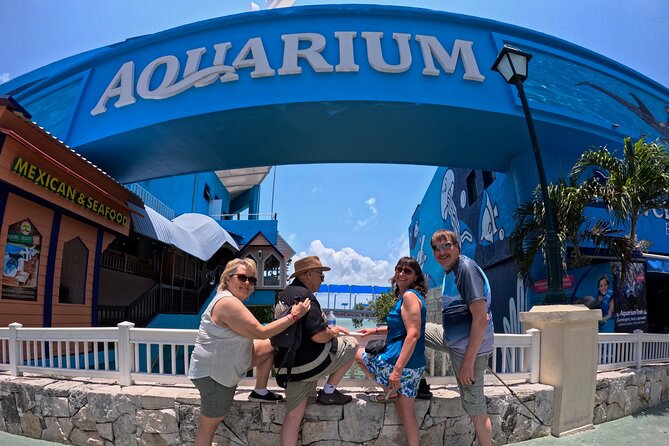 Cancun Private Shopping Tour! City Sightseeing - La Isla: outlet-style shopping with open-air charm and big brands