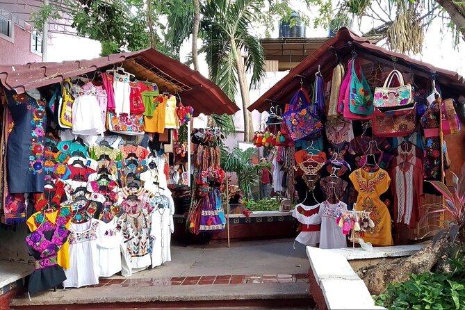 Cancun Shopping Private Guided Tour & City Sightseeing - La Isla Shopping Village Boutiques and a Different Shopping Mood