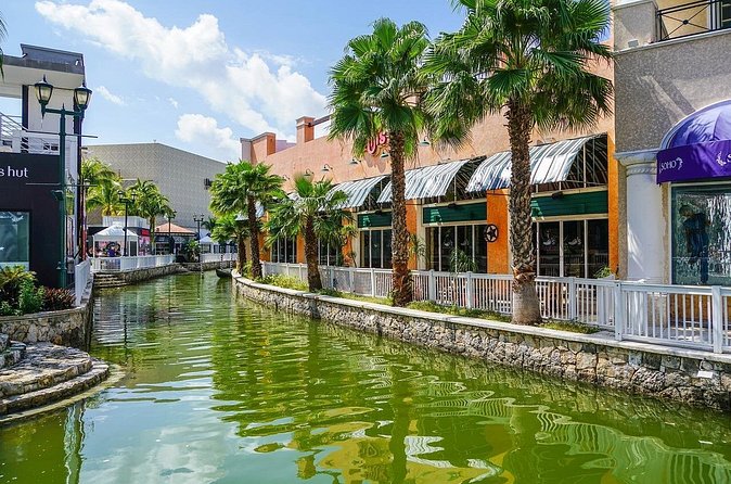 Cancun Walking Tour: Explore Top Sights & Hidden Gems - The guide: when the stories feel personal (Nestor Martinez example)