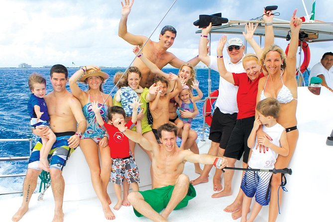 Catamaran Isla Mujeres Tour with Hotel Pick Up included - Downtown Isla Mujeres Time: Crafts, Shops, and a Slower Stroll