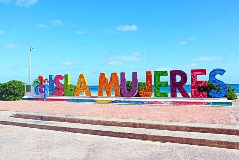 Catamaran party Isla Mujeres with drinks & lunch - Why this Isla Mujeres catamaran feels like more than a day trip