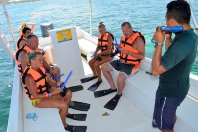 Catamaran Sail and Snorkeling Tour with Open Bar in Puerto Morelos - Sailing Along the Riviera Maya: What the Catamaran Portion Gives You