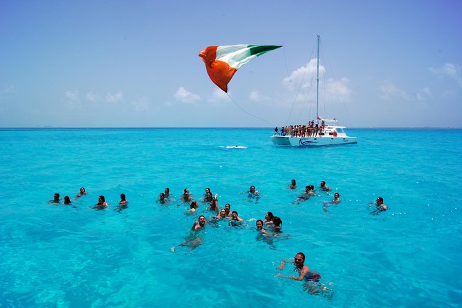 Catamaran to Isla Mujeres - Price, extras, and the fees you should budget for