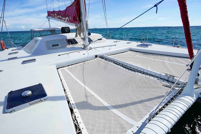 Catamaran to Isla Mujeres – Kids Go Free! (Only Pay Dock Fee) - Free time downtown: how to use 90 minutes wisely