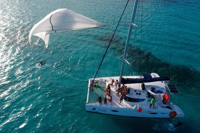 Catamaran Tour to Isla Mujeres, Open bar, Lunch, Snorkeling, Beach Club Included - Isla Mujeres catamaran day trip: why this one works
