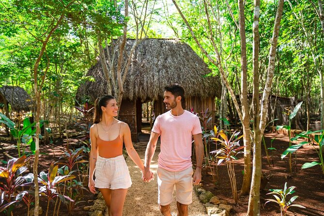 Chichen Itza and Cenote Tsukán with Lunch - Lunch and Drinks at the Cenote: Buffet Choices and Tip Pressure