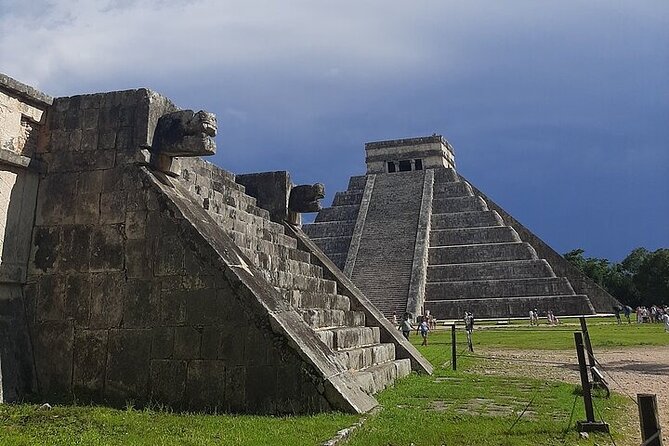 Chichen itza Deluxe Ancestral Cenotes Ik-il and Suytun - Group size and guide support: easier than you fear, still structured