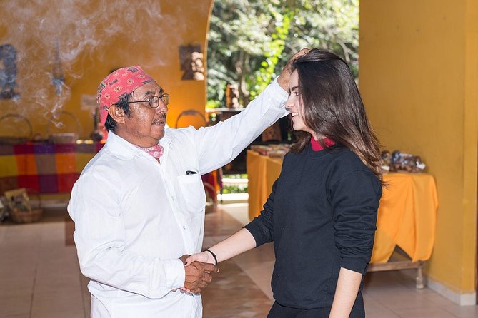 Chichén Itzá Premier Tour with Cenote Xunáan, Valladolid & Lunch - The pacing reality: sales pitches, language mixing, and crowds