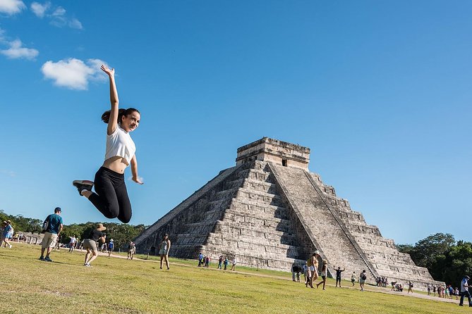 Chichén Itzá Tour with Cenote Xunáan, Valladolid & Lunch - Valladolid: a short walk that’s more charming than you expect