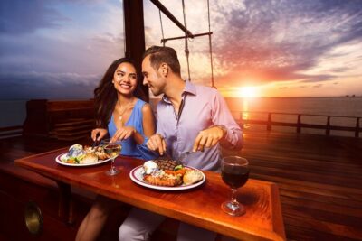 Columbus Romantic Dinner in Cancún - Boarding at Marina Aquatours: simple meeting point, clear start