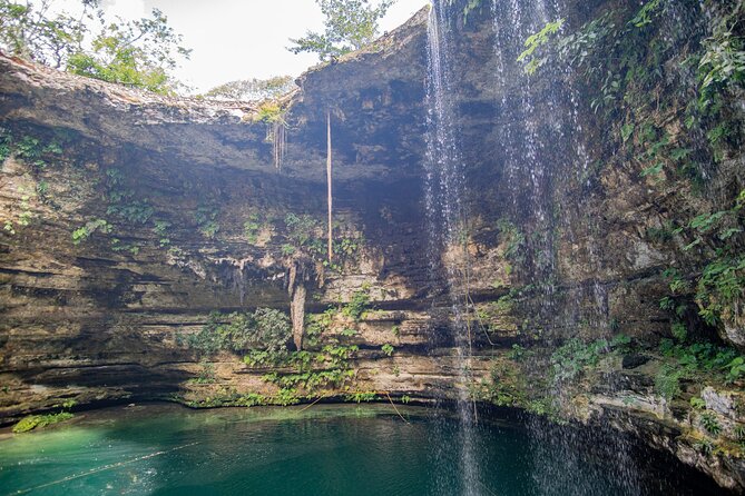 Combo Saver: Chichen Itza & Cenote + Isla Mujeres Catamaran - Small-group size and guide attention: what you can expect
