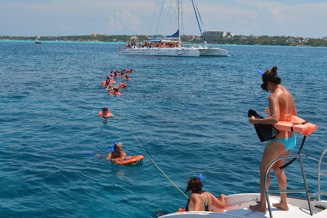 Complete Isla Mujeres excursion from Cancun with all inclusive - Boat size and group feel: 35 seats vs 75 seats