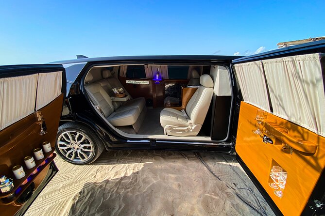 Deluxe GMC Limousine from CUN Airport to Playa Mujeres - Inside the Deluxe GMC Limousine: Comfort, Wi‑Fi, and Small Extras