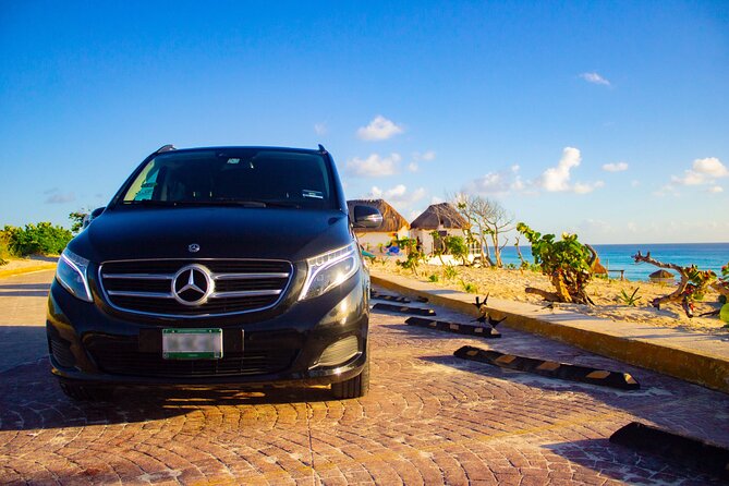 Departures in Mercedes Benz from Puerto Morelos to Cancun Airport - The ride: 45 minutes of clean, comfortable transport