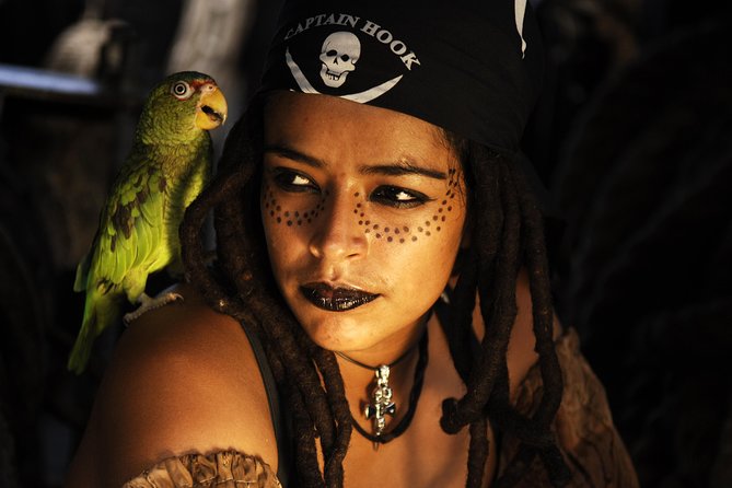 Dinner & Live Pirate Fight from Cancun - Captain Hook Cancun at 5:30 pm: What the Night Is Really Like