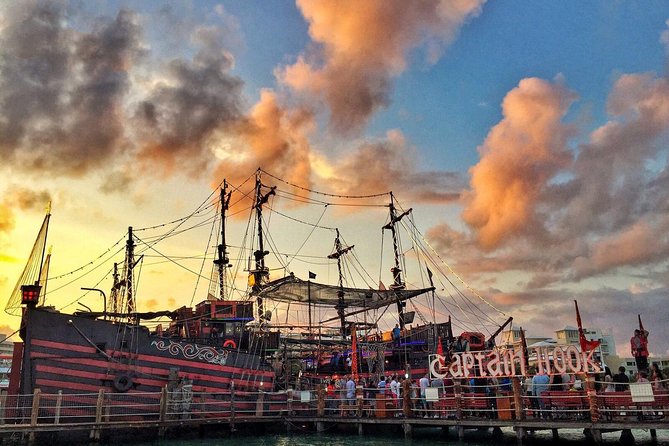 Dinner & Live Pirate Fight from Cancun - The Show Before the Battle: Contests, Music, and Swordplay