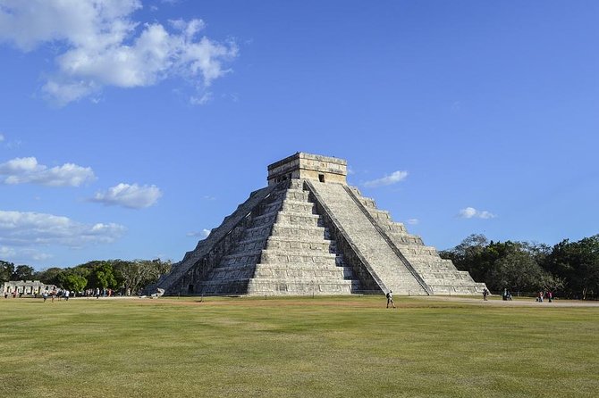 Discover Chichen Itza from Cancun or Maya Riviera - What the group size means for your experience