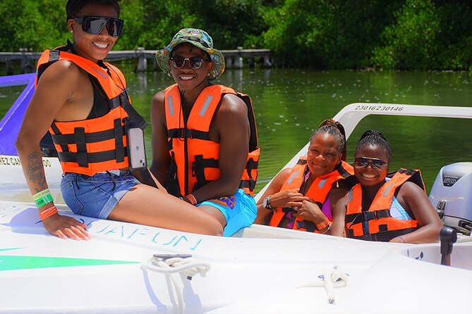 Exciting Speedboat & Snorkeling Tour in Cancun Lagoon! - Snorkeling at the Mayan Reef: What to Expect in the Water