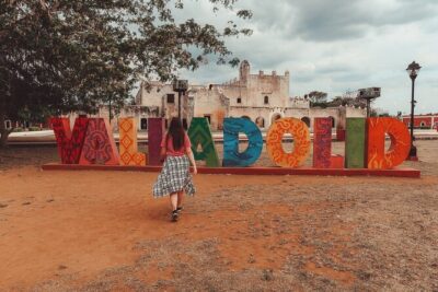 Exclusive Tour to Chichen Itza, 2 different Cenotes & Valladolid for 1 price! - Chichén Itzá: your guided hour, umbrella help, and photo time