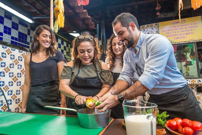 Flavors of Mexico: Cancun Cooking Class & Market Visit - Small group cooking: what max 10 people changes