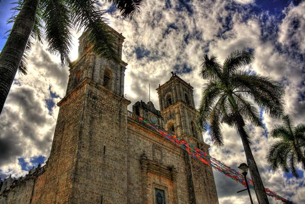 From Cancun: Chichén Itzá, cenote, Valladolid, and Tequila - A long day that starts early: pickups, riding, and the 12-hour rhythm