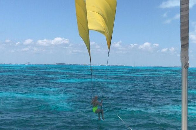 Full-day Isla Mujeres All-inclusive Cruise from Cancún - Snorkeling With a Certified Guide: What Really Happens Underwater